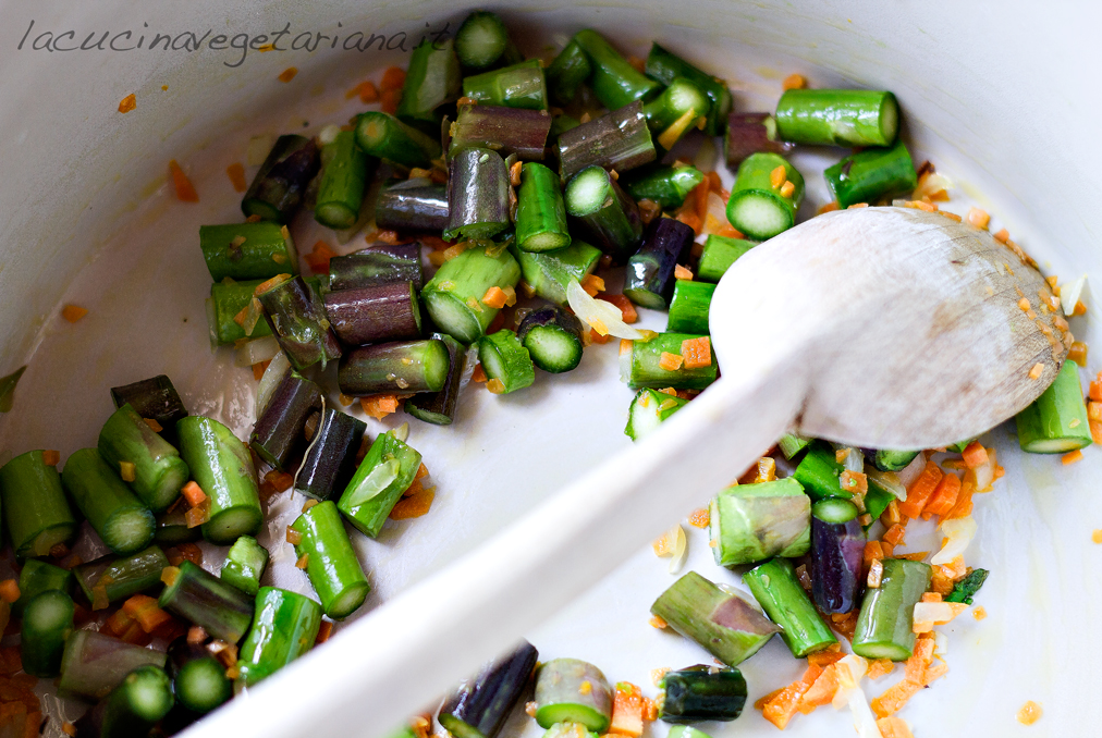 Risotto agli asparagi e basilico viola Vegano Gourmand